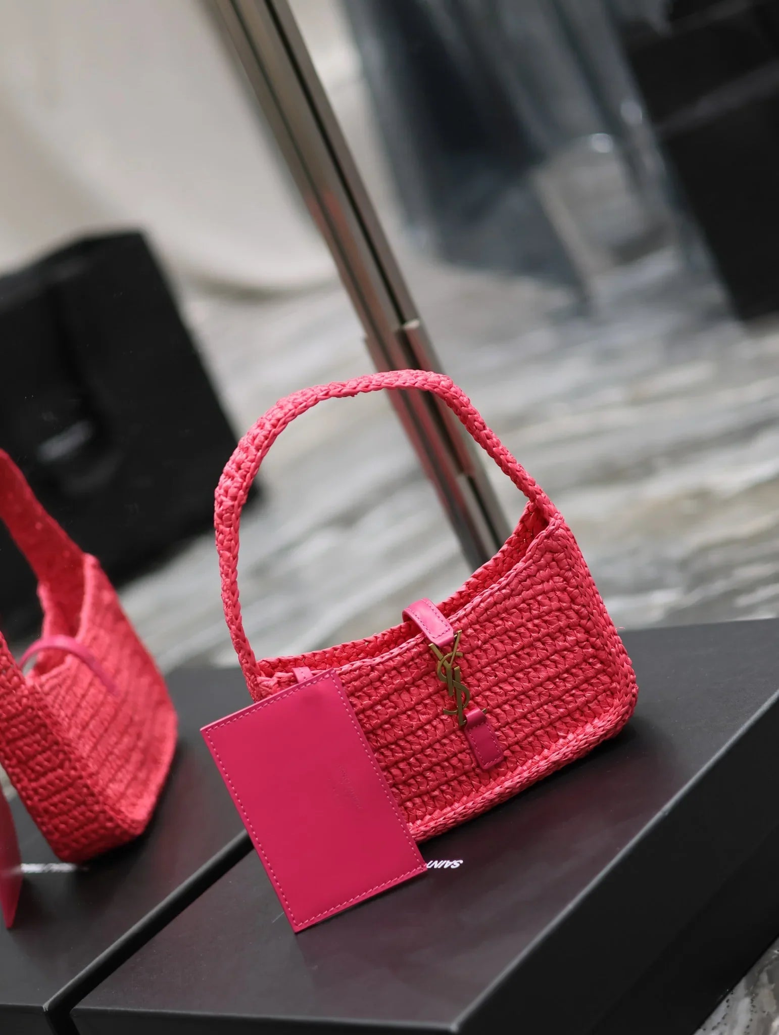 YSL Le 5 _ 7 Mini In Raffia Pink - 19 X 11.5 X 4.5 CM