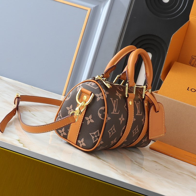Louis Vuitton KEEPALL BANDOULI_RE 25 Hand bag 25 x 15 x 11cm