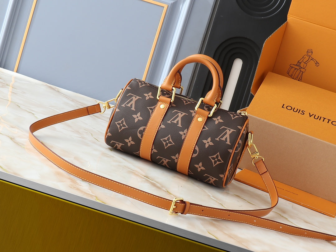 Louis Vuitton KEEPALL BANDOULI_RE 25 Hand bag 25 x 15 x 11cm
