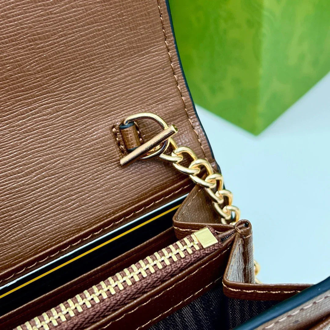 GUCCI Brown Saddle Buckle Handbag 19x10.5x3.5cm