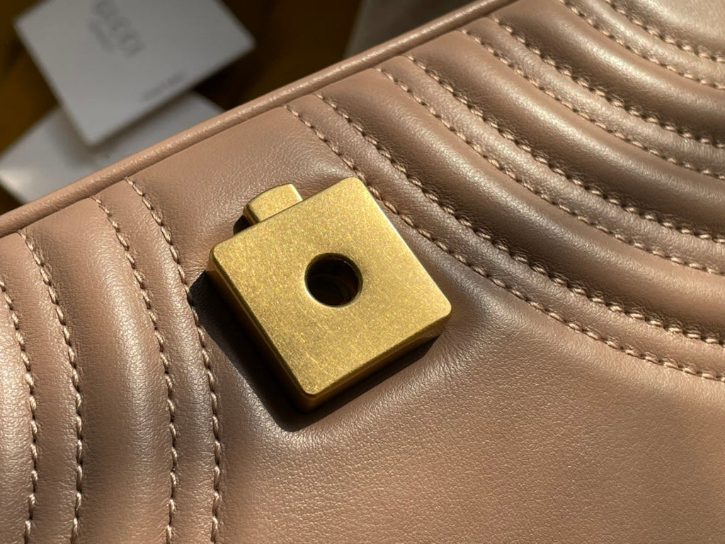 GG MARMONT MATELASSÉ SMALL 22 BAG BEIGE CALFSKIN