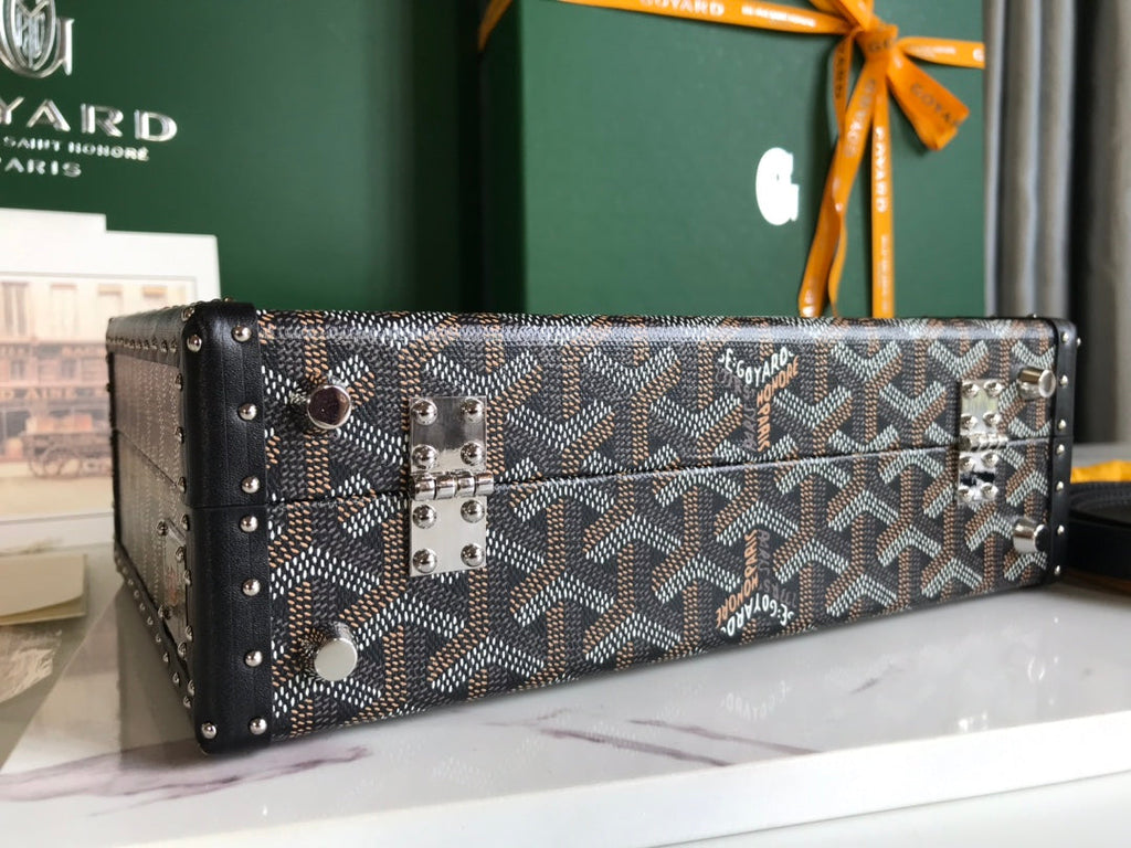 GRAND HÔTEL TRUNK BAG 24 IN BLACK GOYARDINE CANVAS AND CALFSKIN