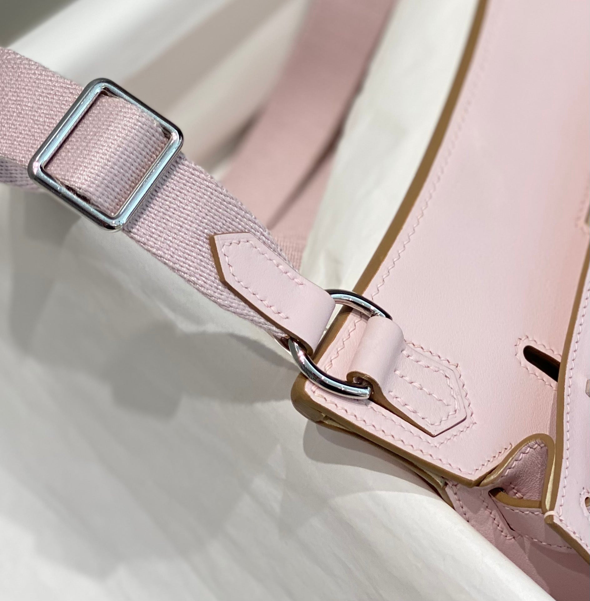 HM JYPSIERE SHOULDER BAG 23 IN BABY PINK CALFSKIN