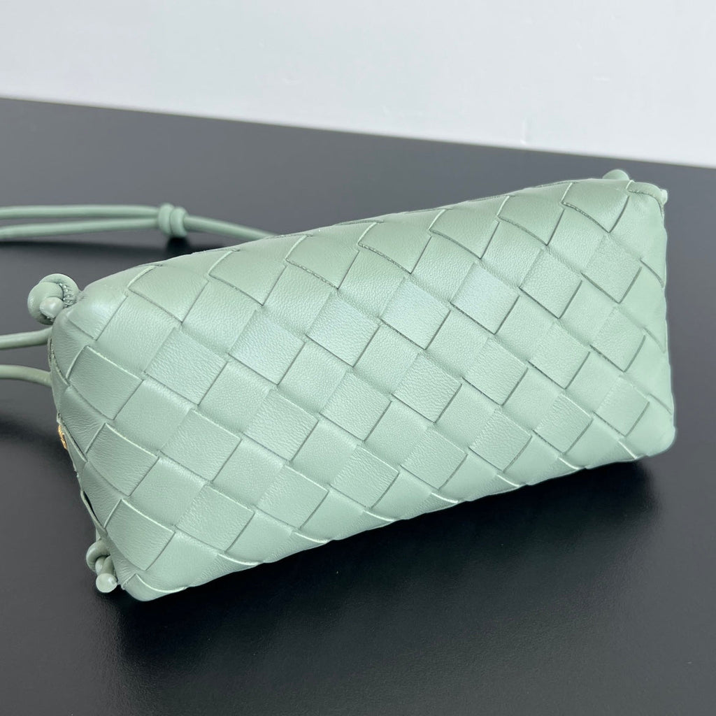 CONCERT POUCH 18 IN OPAL LAMBSKIN