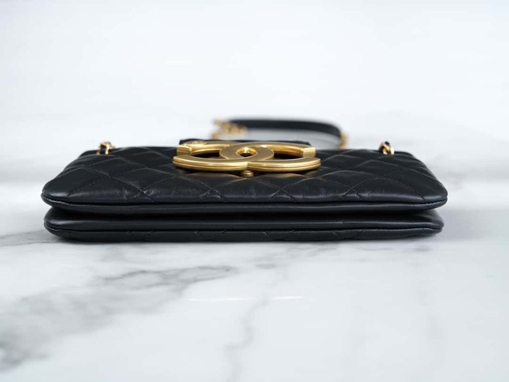 ____________ ______ Vintage Logo Quilted Lambskin Shoulder Bag 11.5x24x4.5cm