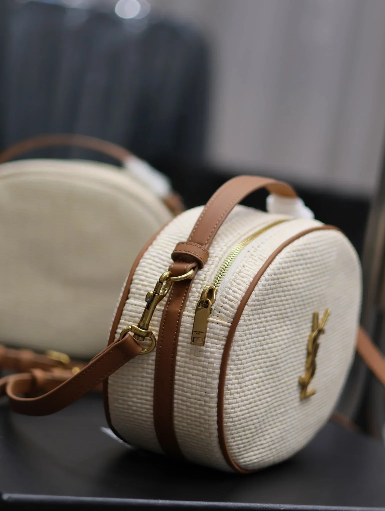YSL Leather-trimmed raffia shoulder bag - 22_16.5_6cm