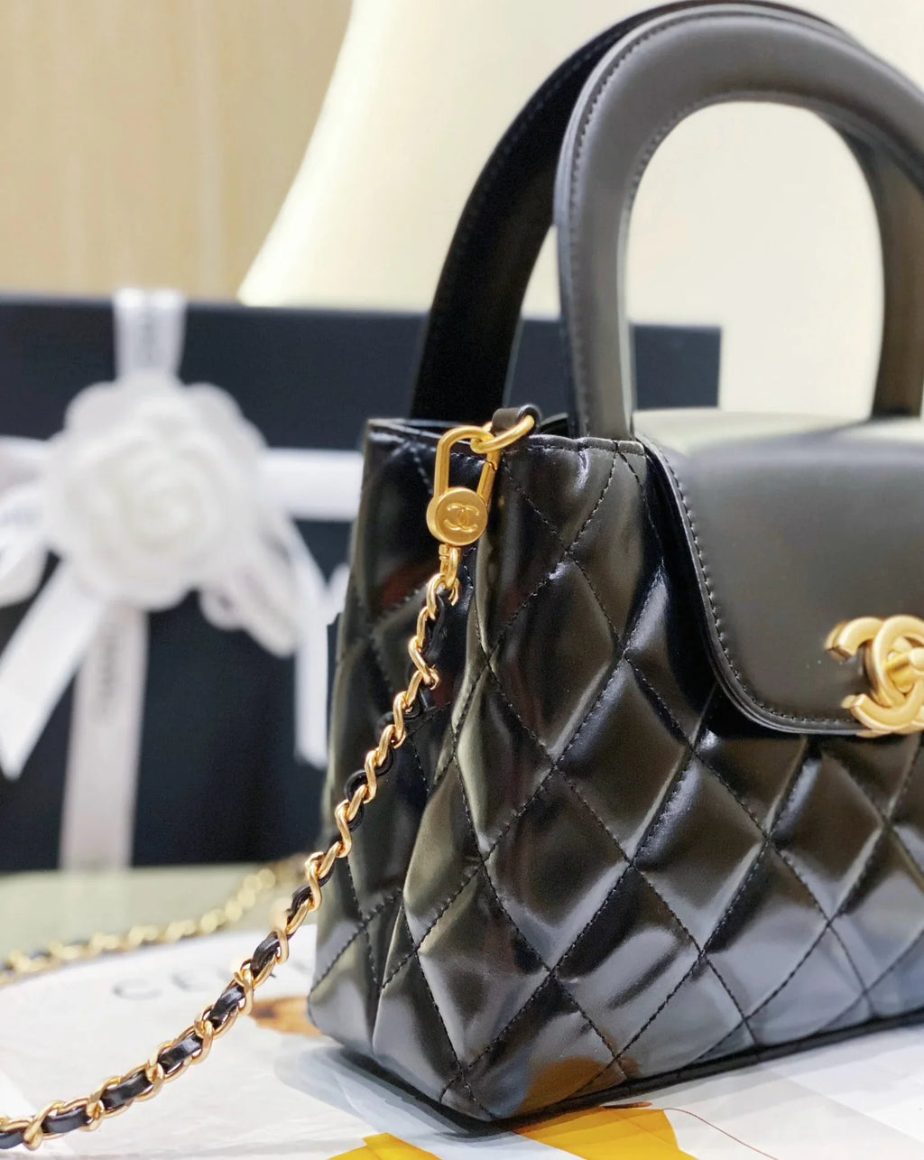 CC Mini Shopping Bag Shiny Aged Calfskin & Gold-Tone Metal Black 13 x 19 x 7 cm