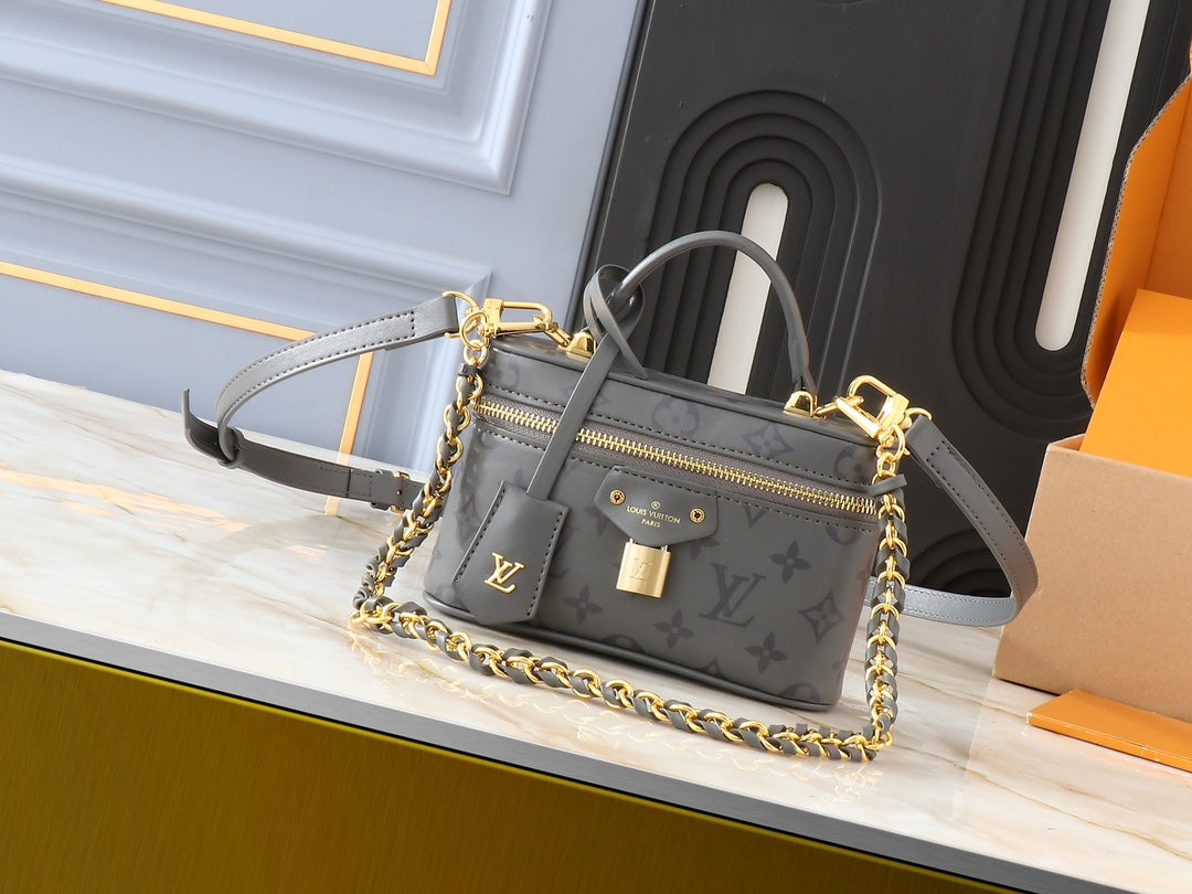 Louis Vuitton LV Vanity Chain Pouch Shoulder Bag 19_11.5_6.5cm
