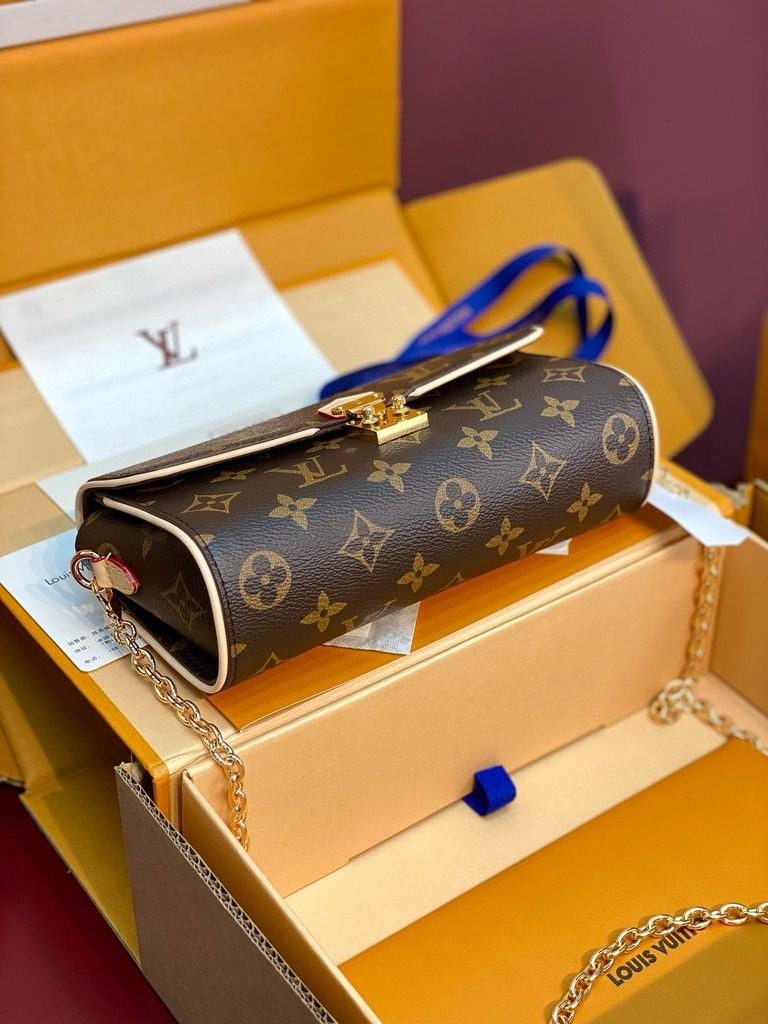 LV Pochette Camille 20.5 _ 11 _ 6 cm