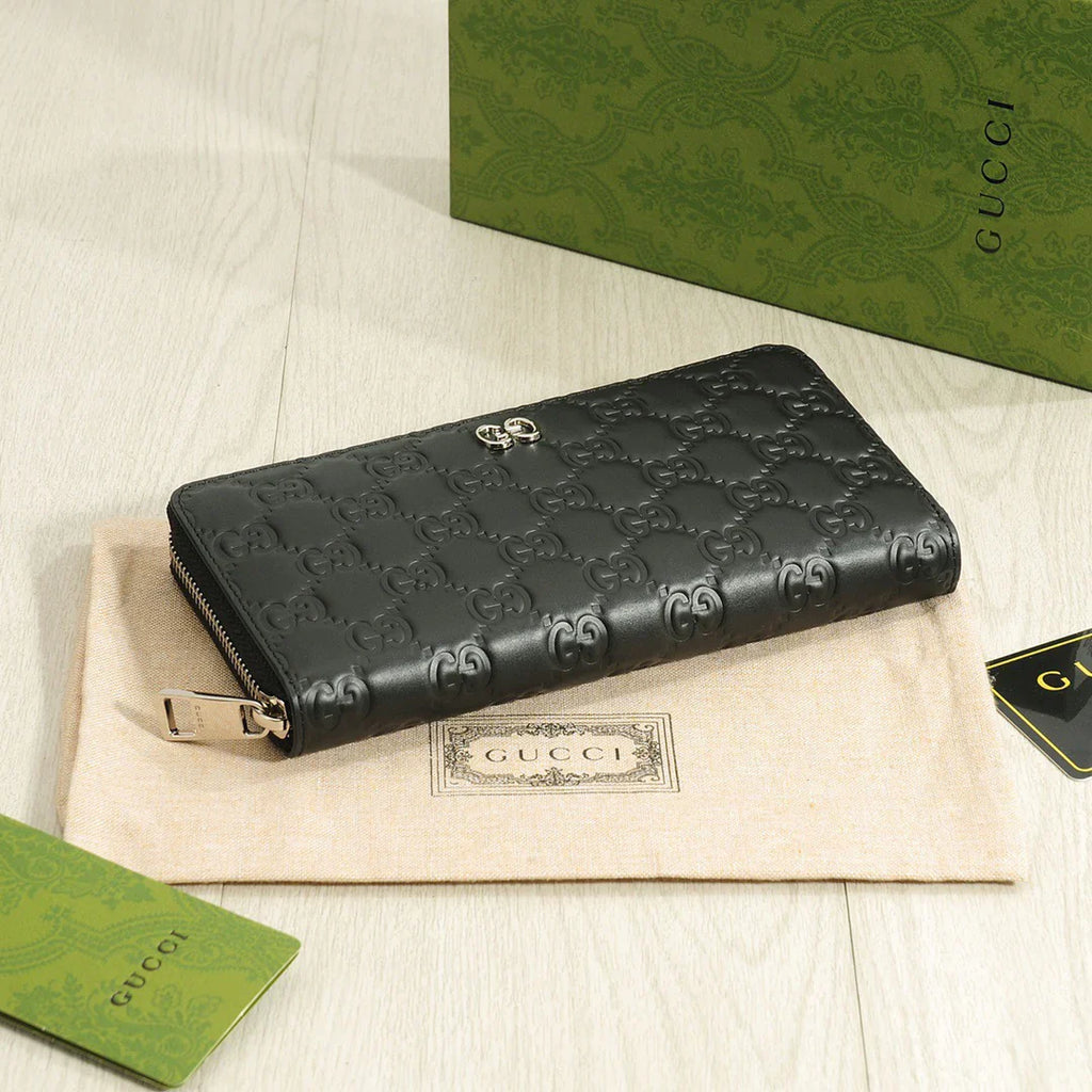 Gucci Single Zipper Handbag Black 20x10cm
