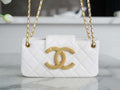 ____________ ______ Vintage Logo Quilted Lambskin Shoulder Bag 11.5x24x4.5cm