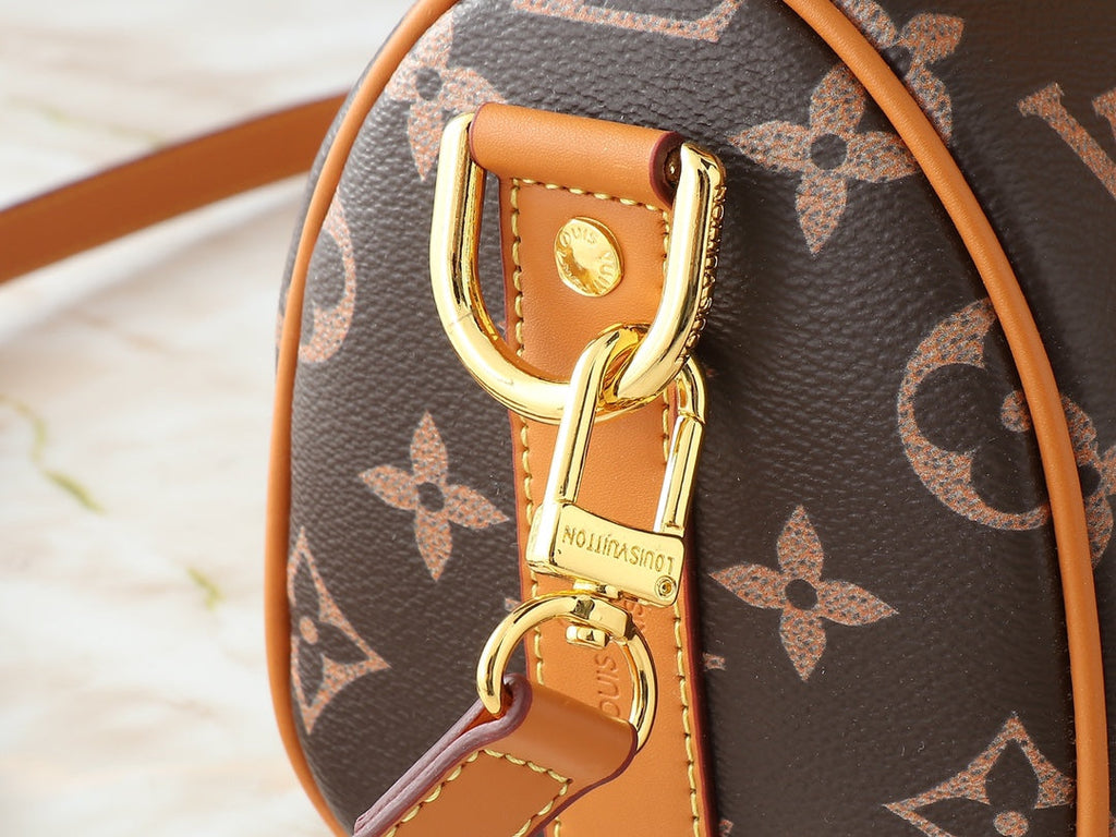 Louis Vuitton KEEPALL BANDOULI_RE 25 Hand bag 25 x 15 x 11cm