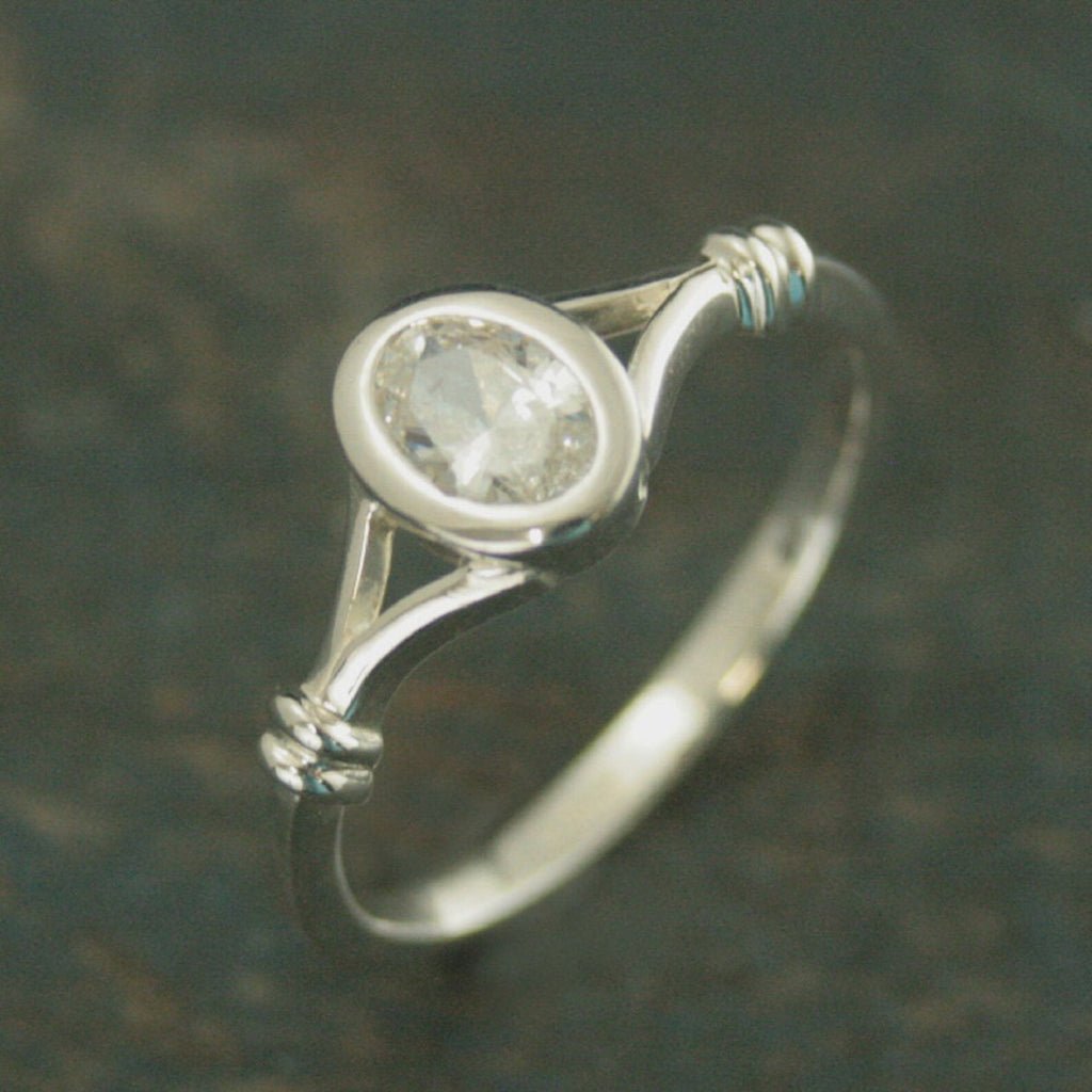 Oval Ring Bezel Setting Mirror Mirror Unique Engagement Ring Split Shank Oval Stone Oval Solitaire Moissanite White Sapphire Topaz CZ Ring
