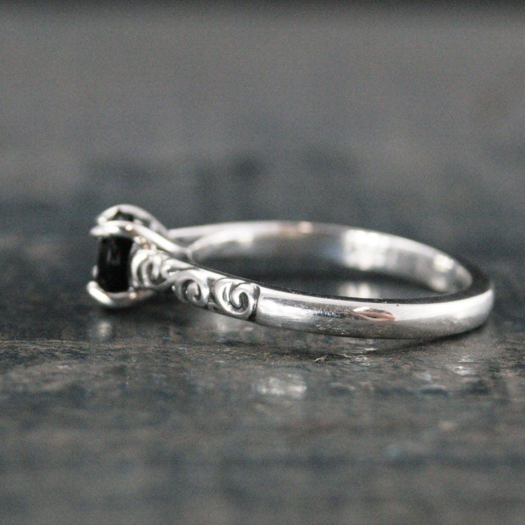 Sterling Silver Onyx Ring Cathedral Solitaire Gothic Engagement Ring Black Stone Protection Ring Swirl Design Dark Alice Flourish Ring