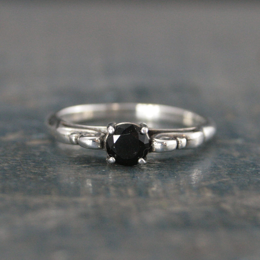 Onyx Princess Ring 5mm Onyx Solitaire Scroll Cathedral Setting Promise Ring Protection Genuine Facetted Onyx Ring Sculptural Swirl Design