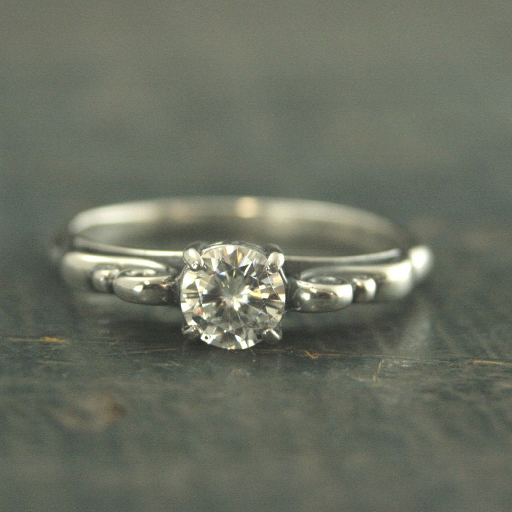 SALE Clear Stone Ring Princess Setting 5mm Round Stone Swirl Ring Silver Promise Ring Cubic Zirconia Ring White Topaz Ring Gift for Her