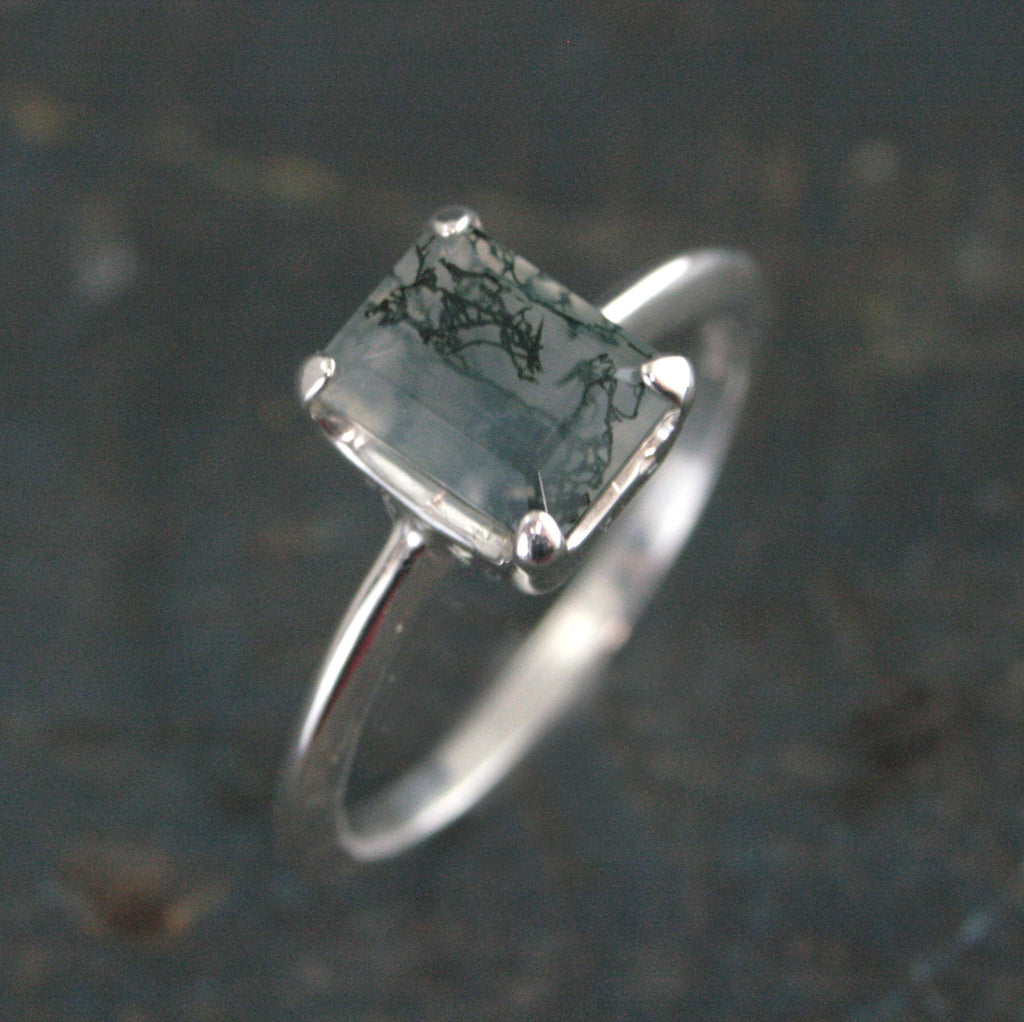 Moss Agate Ring Emerald Cut Solitaire Knife Edge Band 8x6 Moss Agate Modern Ring Minimalist Jewelry Statement Ring Rectangular Moss Agate
