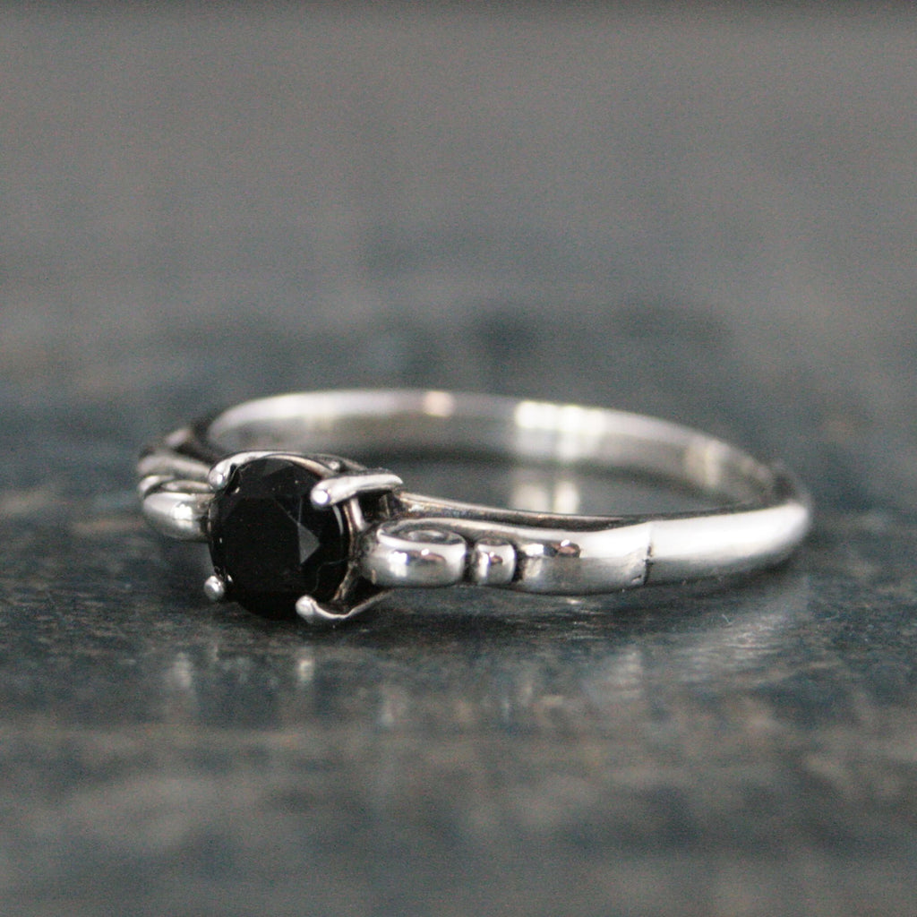 Onyx Princess Ring 5mm Onyx Solitaire Scroll Cathedral Setting Promise Ring Protection Genuine Facetted Onyx Ring Sculptural Swirl Design