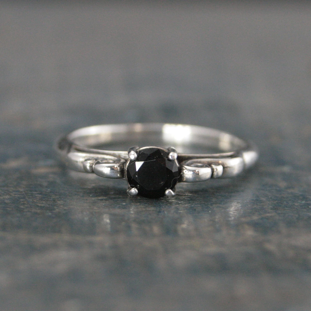 Onyx Princess Ring 5mm Onyx Solitaire Scroll Cathedral Setting Promise Ring Protection Genuine Facetted Onyx Ring Sculptural Swirl Design