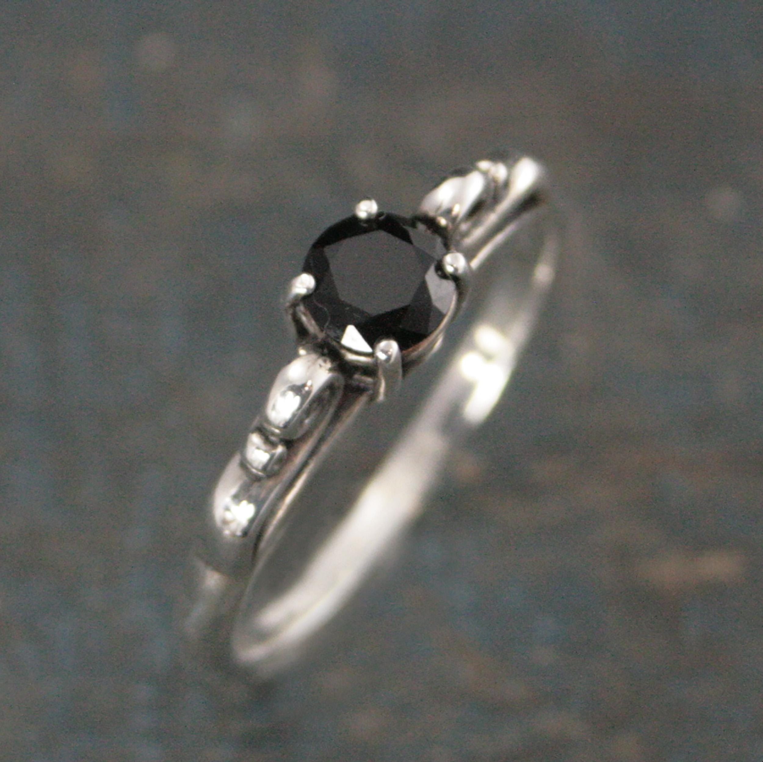 Onyx Princess Ring 5mm Onyx Solitaire Scroll Cathedral Setting Promise Ring Protection Genuine Facetted Onyx Ring Sculptural Swirl Design