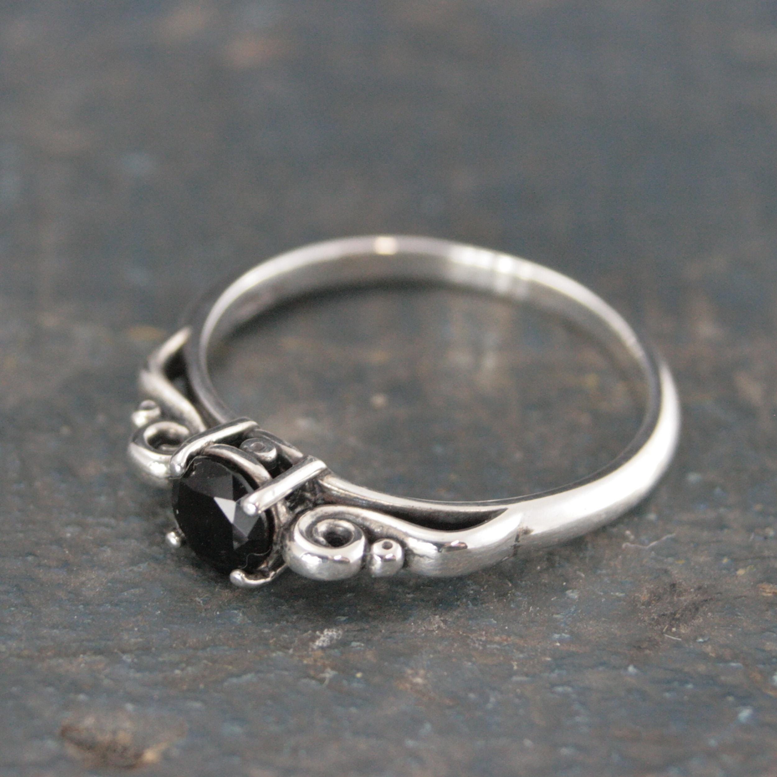 Onyx Princess Ring 5mm Onyx Solitaire Scroll Cathedral Setting Promise Ring Protection Genuine Facetted Onyx Ring Sculptural Swirl Design