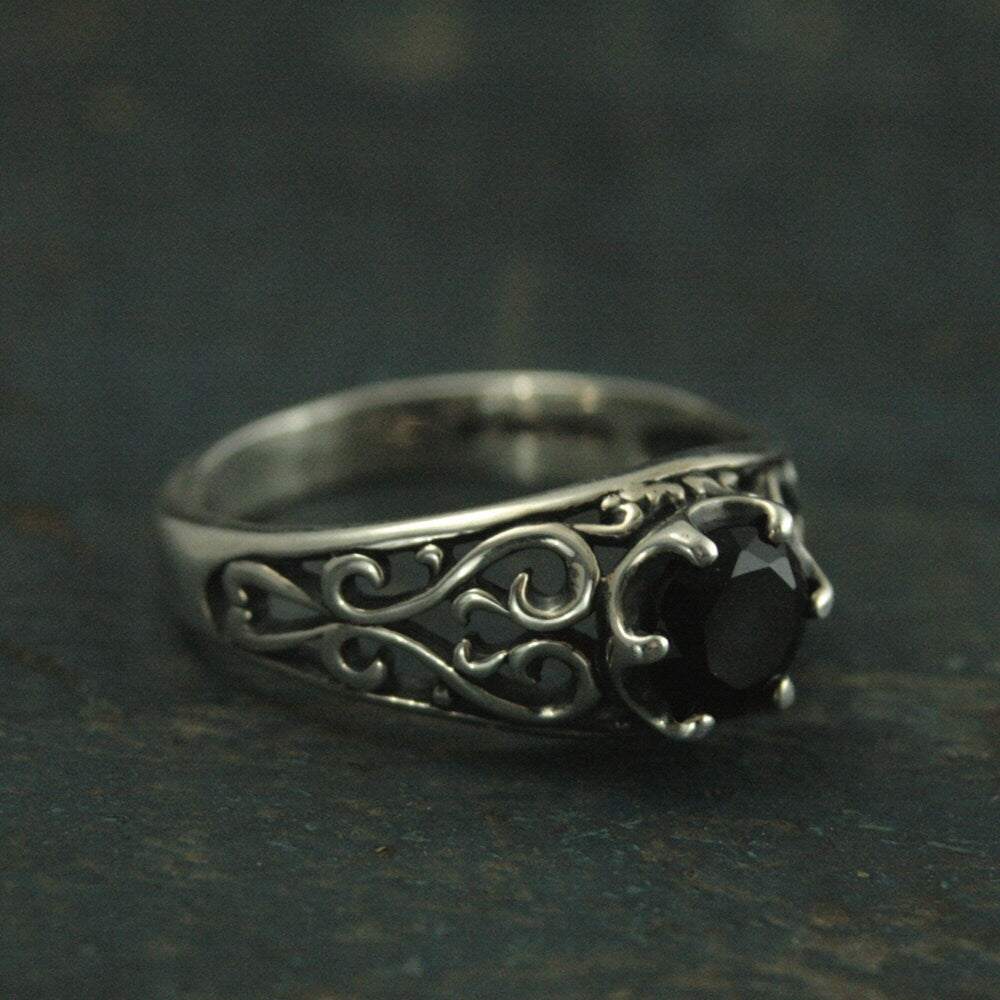 Onyx Filigree Silver Ring--Maleficent--Antique Style Ring--Vintage Style Ring--Promise Ring--Cocktail Ring--Black Solitaire Ring