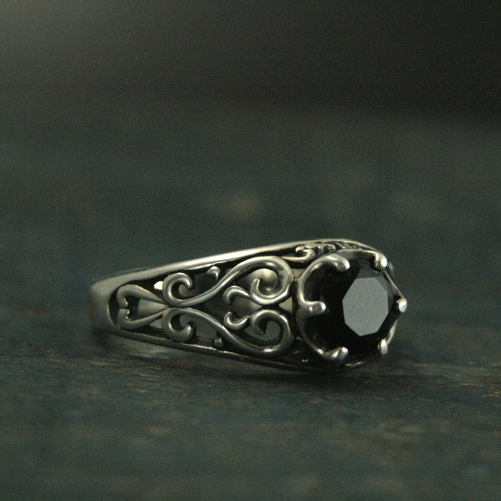 Onyx Filigree Silver Ring--Maleficent--Antique Style Ring--Vintage Style Ring--Promise Ring--Cocktail Ring--Black Solitaire Ring