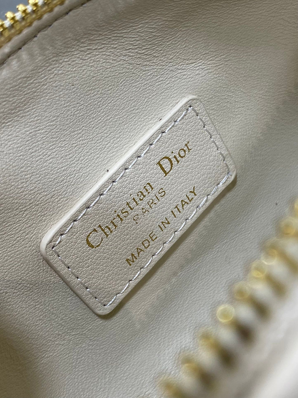 GROOVE 17 BAG IN WHITE CREAM MACROCANNAGE CALFSKIN WITH GOLD HARDWARE