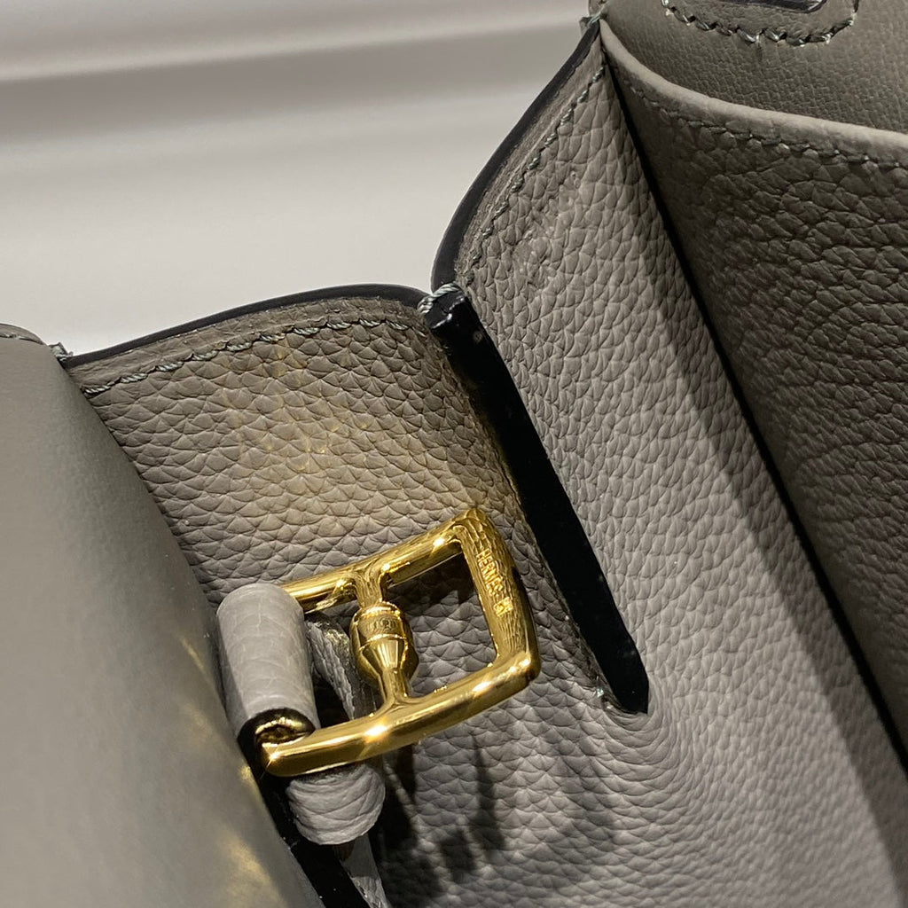 HALZAN 25 HANDLE BAG IN GREY GRAINED CALFSKIN